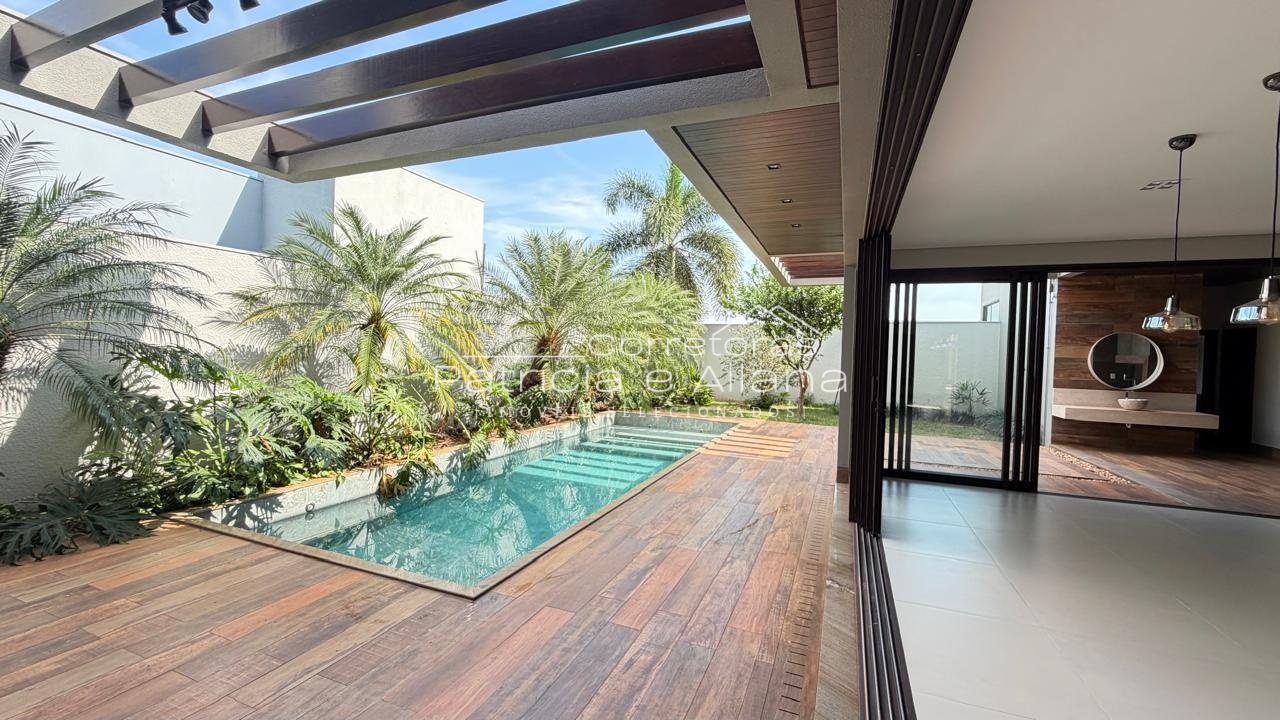SOBRADO CONDOMINIO ROYAL